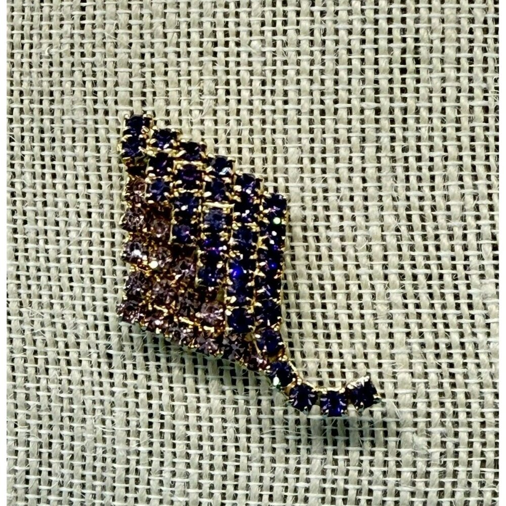 Vintage Gold Color‎ Brooch Pin Purple Lavender Rhinestones 2” Sparkles